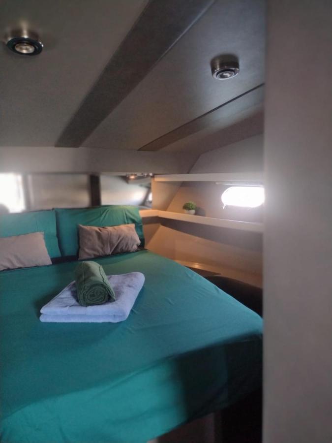 Yach Boat Hotel Barcelona Ngoại thất bức ảnh